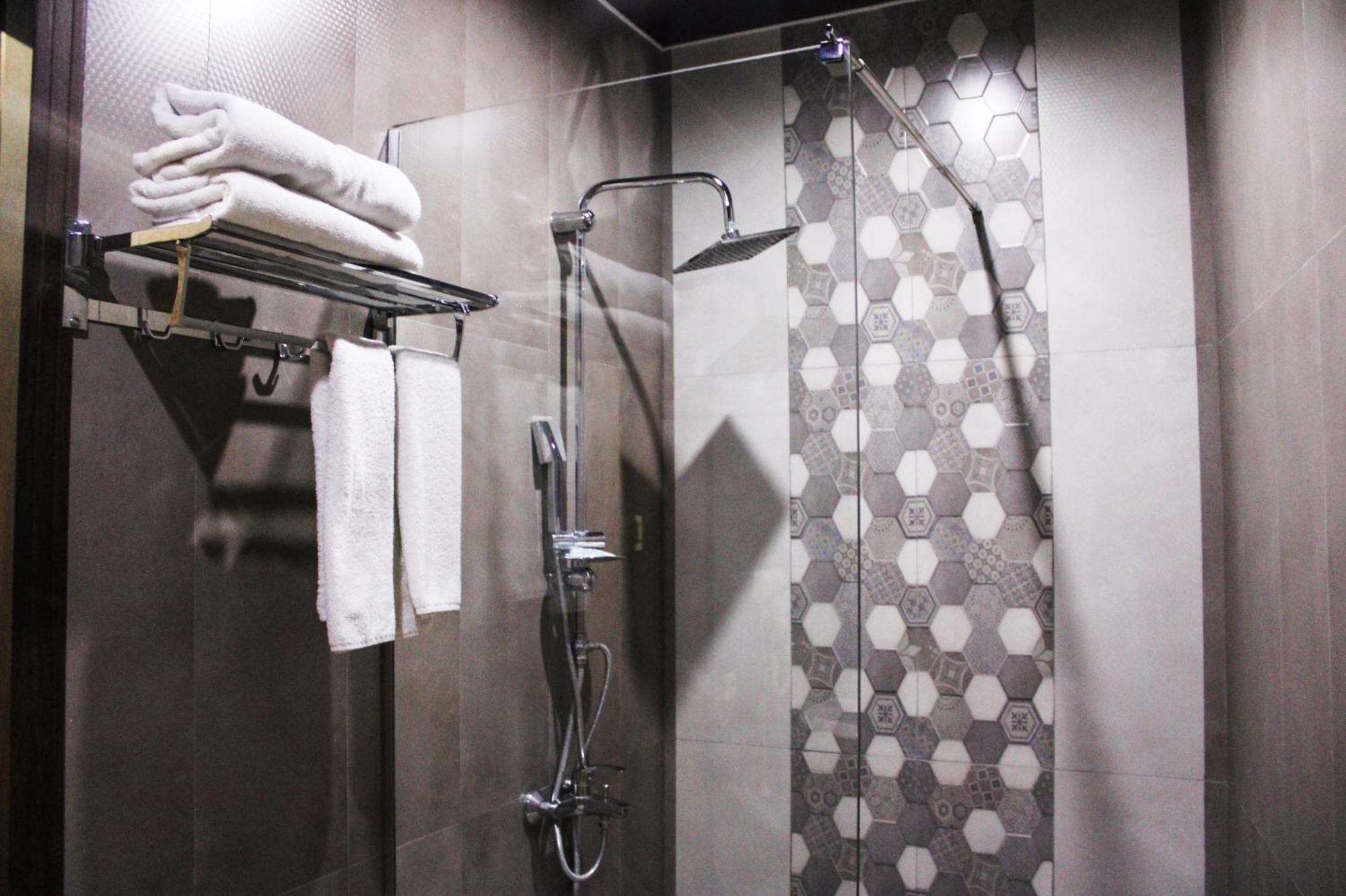 7 Rooms Hotel Tserovani 외부 사진
