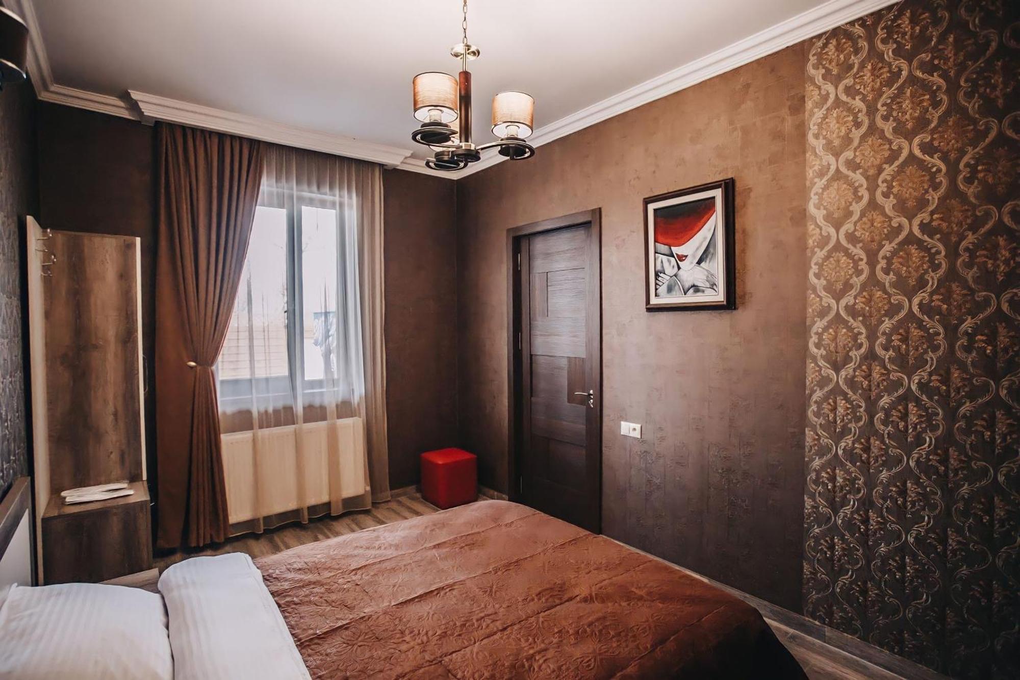 7 Rooms Hotel Tserovani 외부 사진