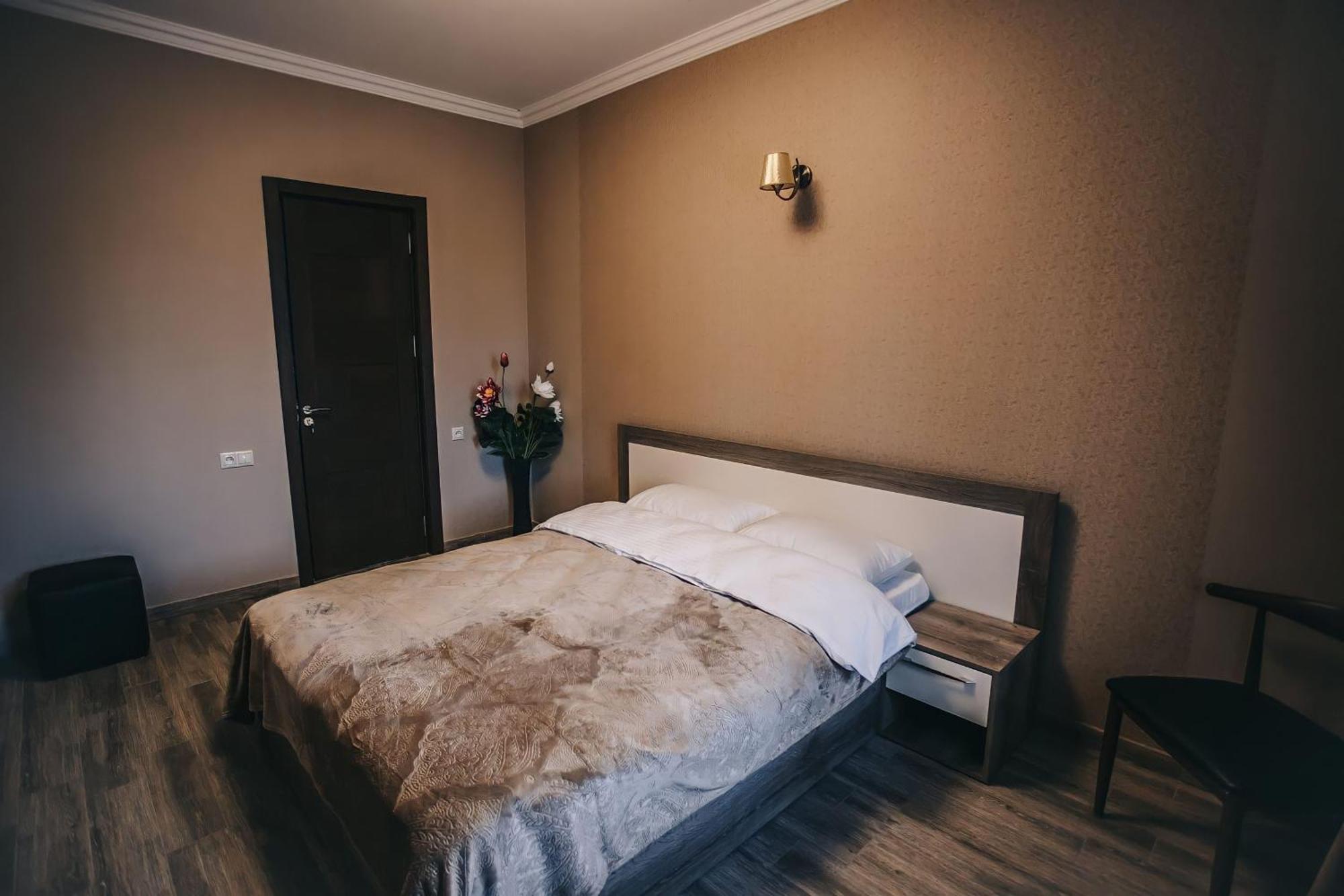 7 Rooms Hotel Tserovani 외부 사진