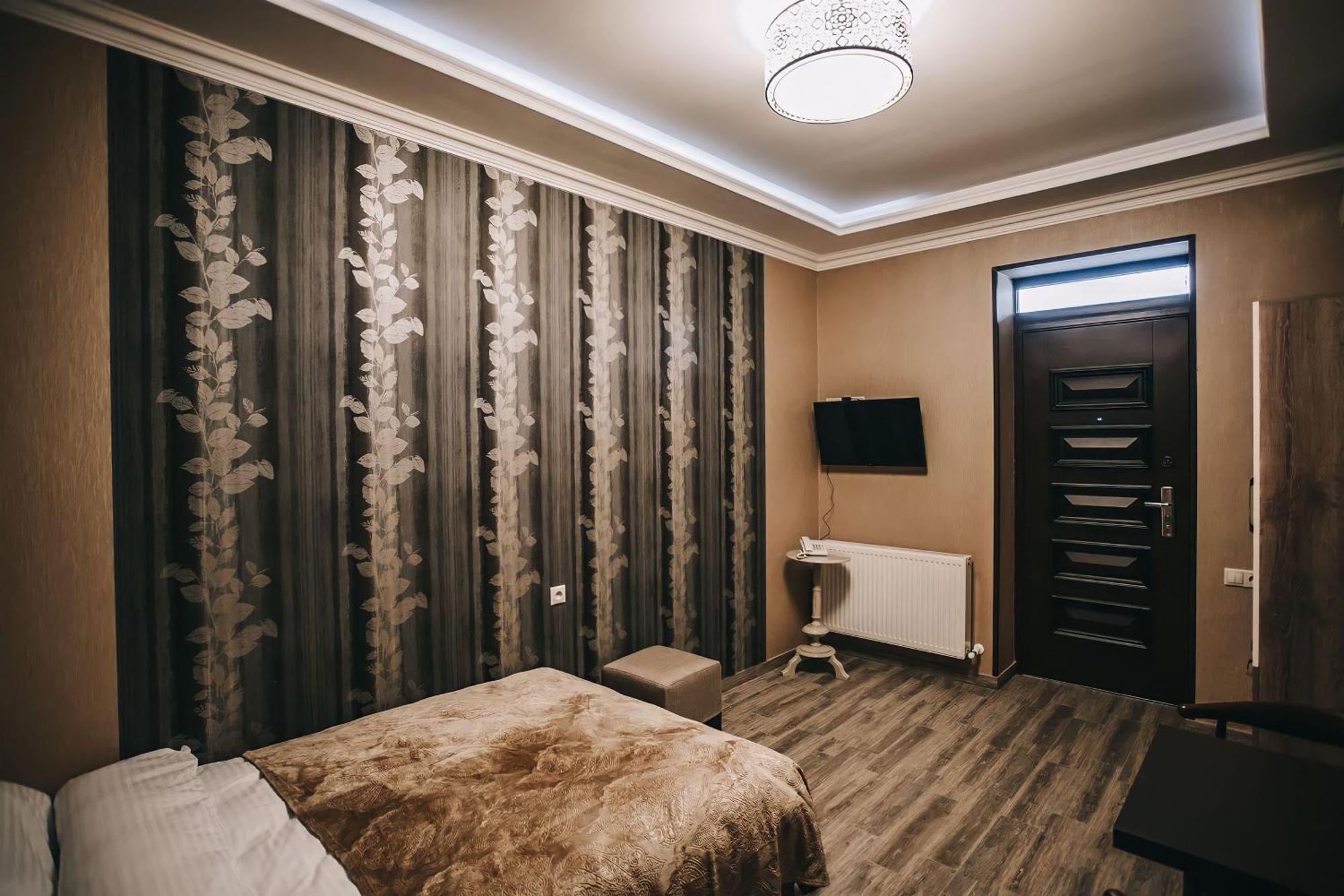 7 Rooms Hotel Tserovani 외부 사진